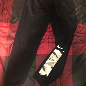 Nike joggers size L